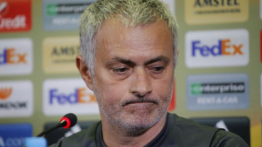 Mourinho humiliated on Chelsea return as Man Utd beaten at the bridge